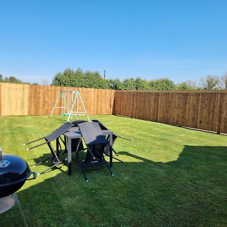 Spacious Curragh 2-Bed Apartment With Own Entrance Brownstown Bagian luar foto